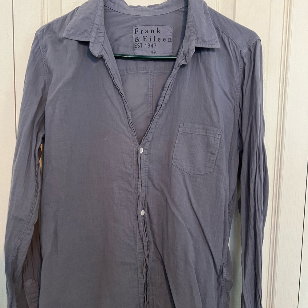 Frank & Eileen “Barry” long sleeve cotton featherweight blouse